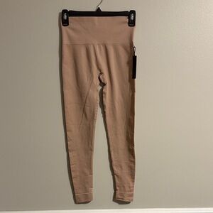 SET Active Beige Leggings